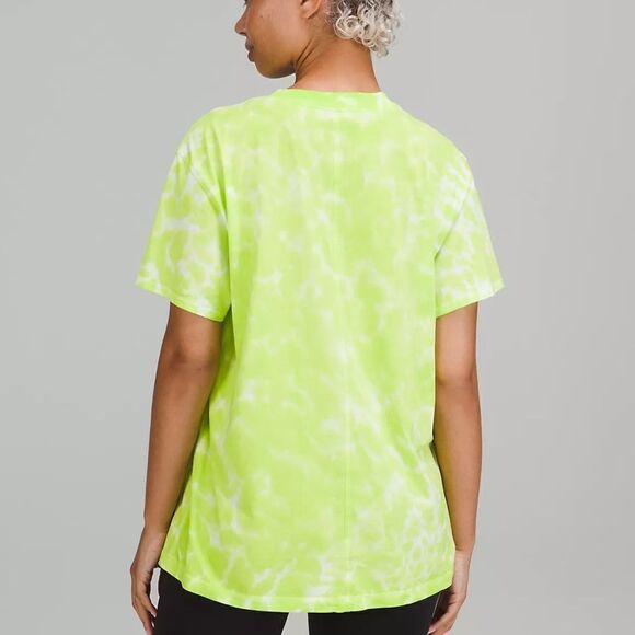NWT New LULULEMON ALL YOURS TEE Tie Dye Neon Lime Green White MAR9 Sz 2 - Picture 2 of 4